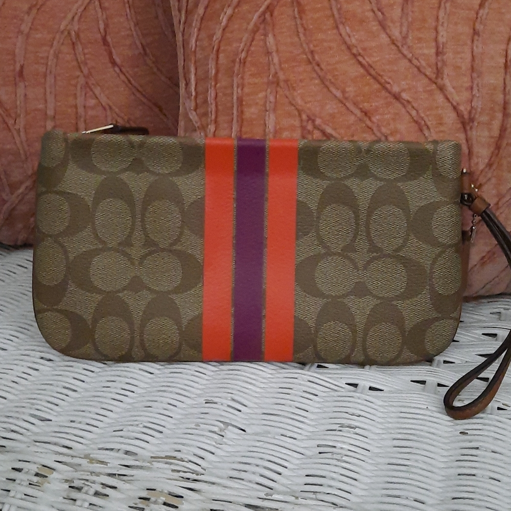 Wristlet - Picture 2 of 2
